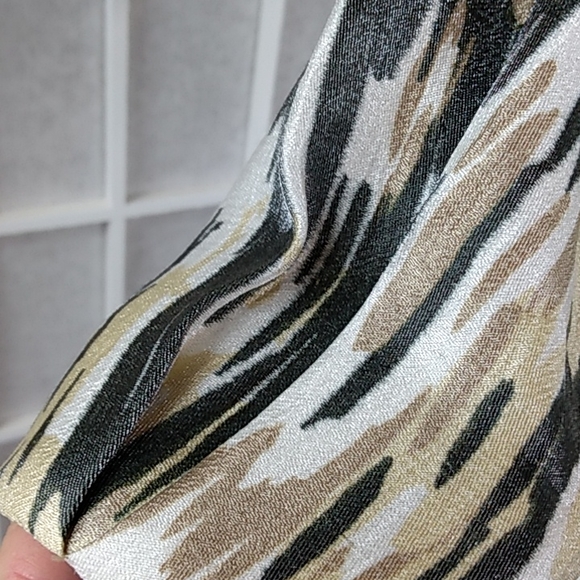 Ruby Rd. petite blazer • shiny • button front • black/cream • Women 4P - Picture 6 of 13